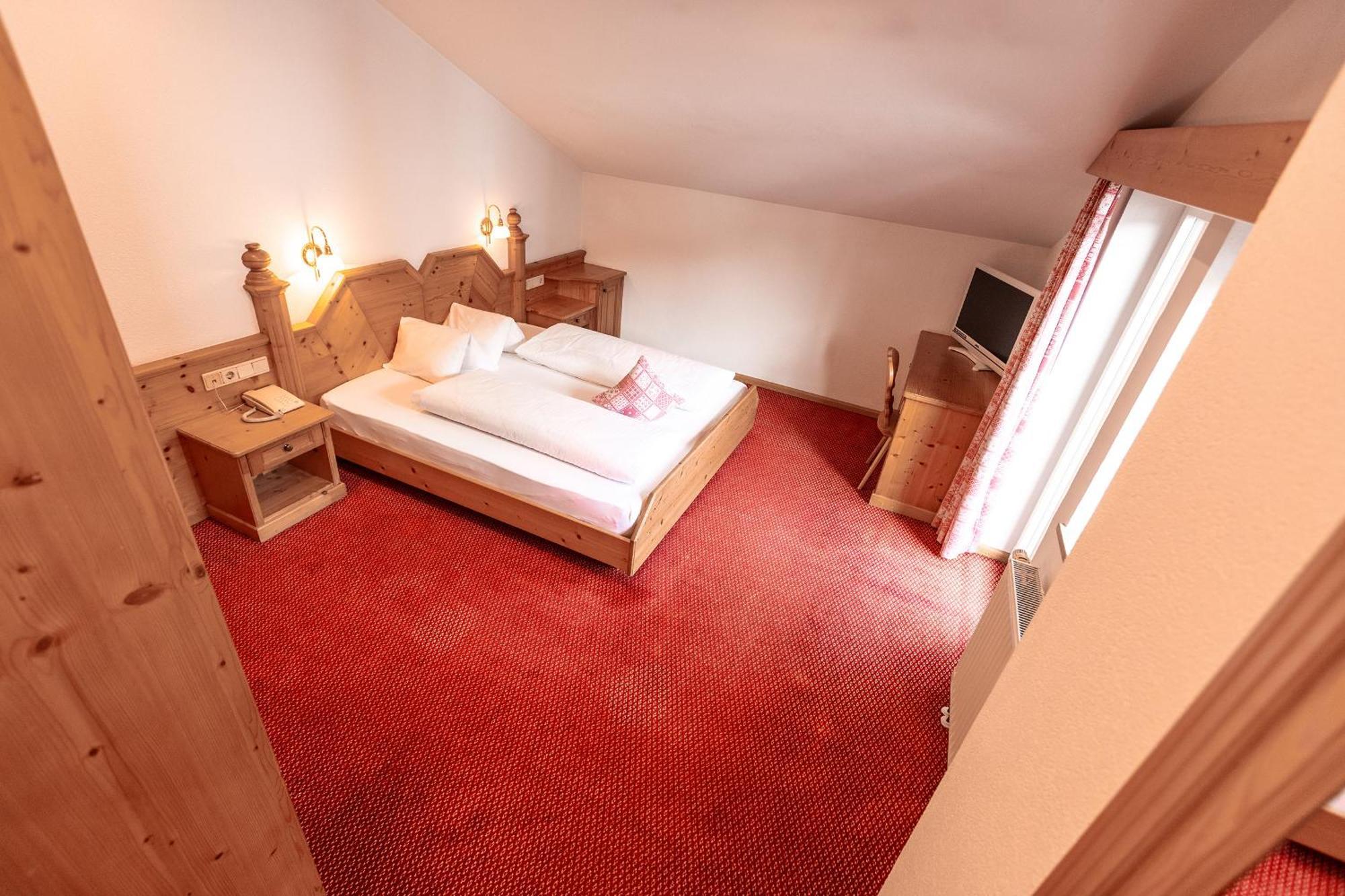 Hotel Zum Loewen - Al Leone Meltina Esterno foto