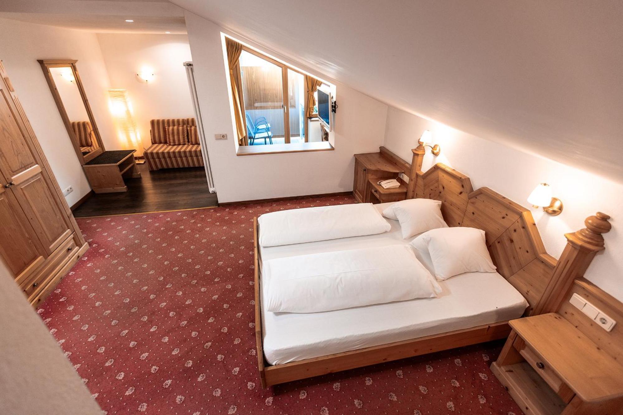 Hotel Zum Loewen - Al Leone Meltina Esterno foto