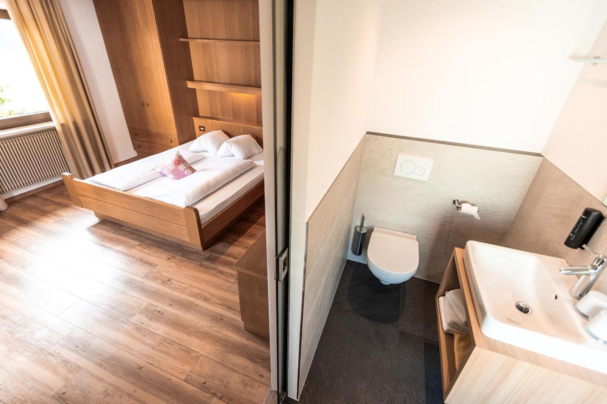 Hotel Zum Loewen - Al Leone Meltina Esterno foto